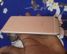 A picture of Vivo x7 plus 128gb Ram 6Gb LIPIA CHAP 99 000