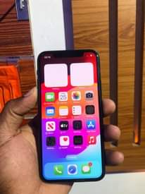 A picture of Iphone 11pro 512GB