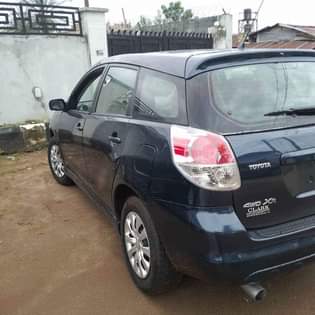 A picture of Toyota Matrix 04 first body