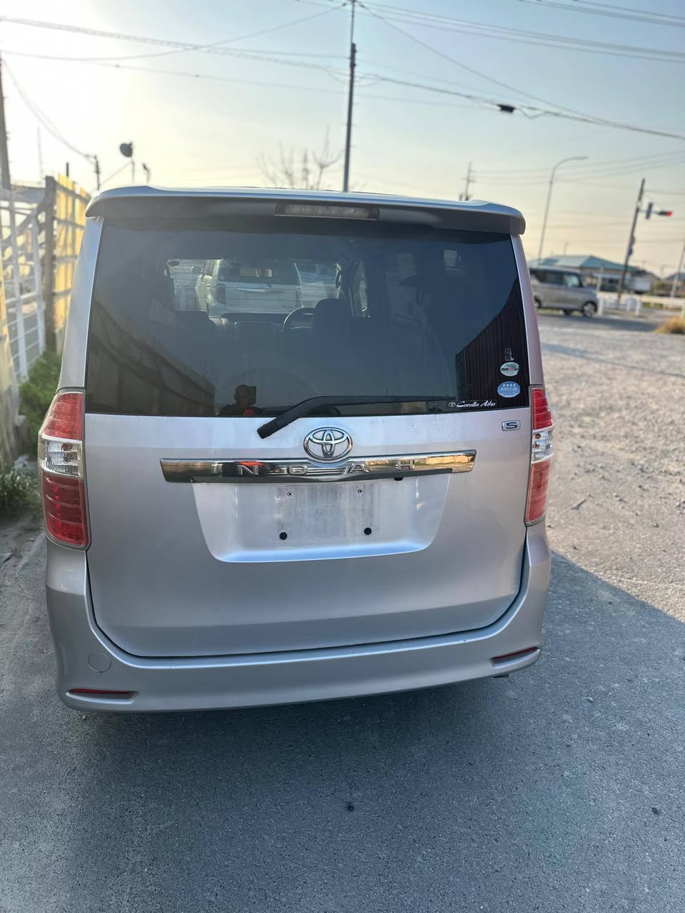 A picture of Inauzwa Toyota Noah Price Tag 21.5M For sell Toyota Noah