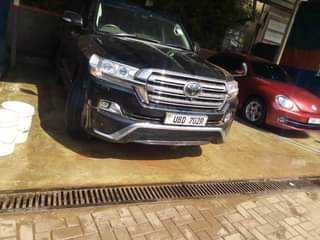 A picture of Landcruiser v8 petro 180m 2018 model
