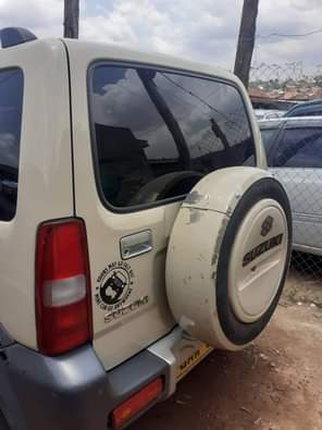 A picture of 9.7m Automatic 7cc Suzuki Samurai very strong on the road