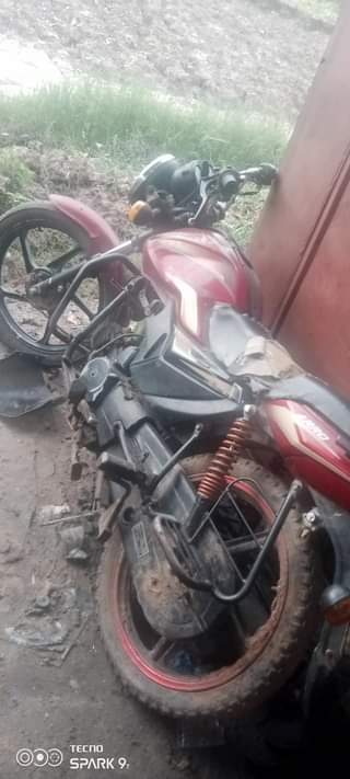 A picture of mahindra ipo kama unvyoiona njoo na bei yako kadi ipo