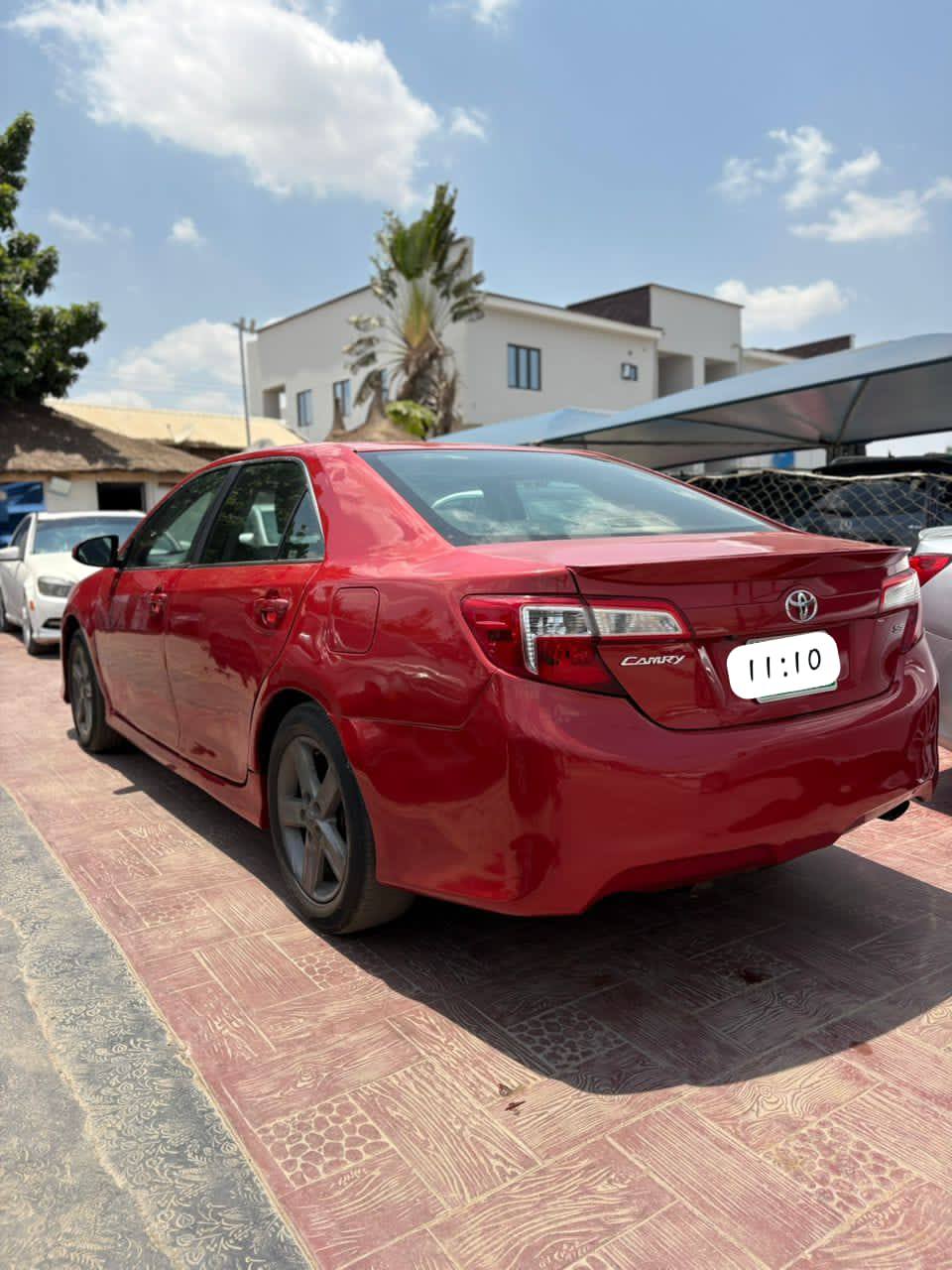 A picture of 2013 Toyota Camry SE