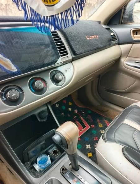 A picture of Camry V6 V6