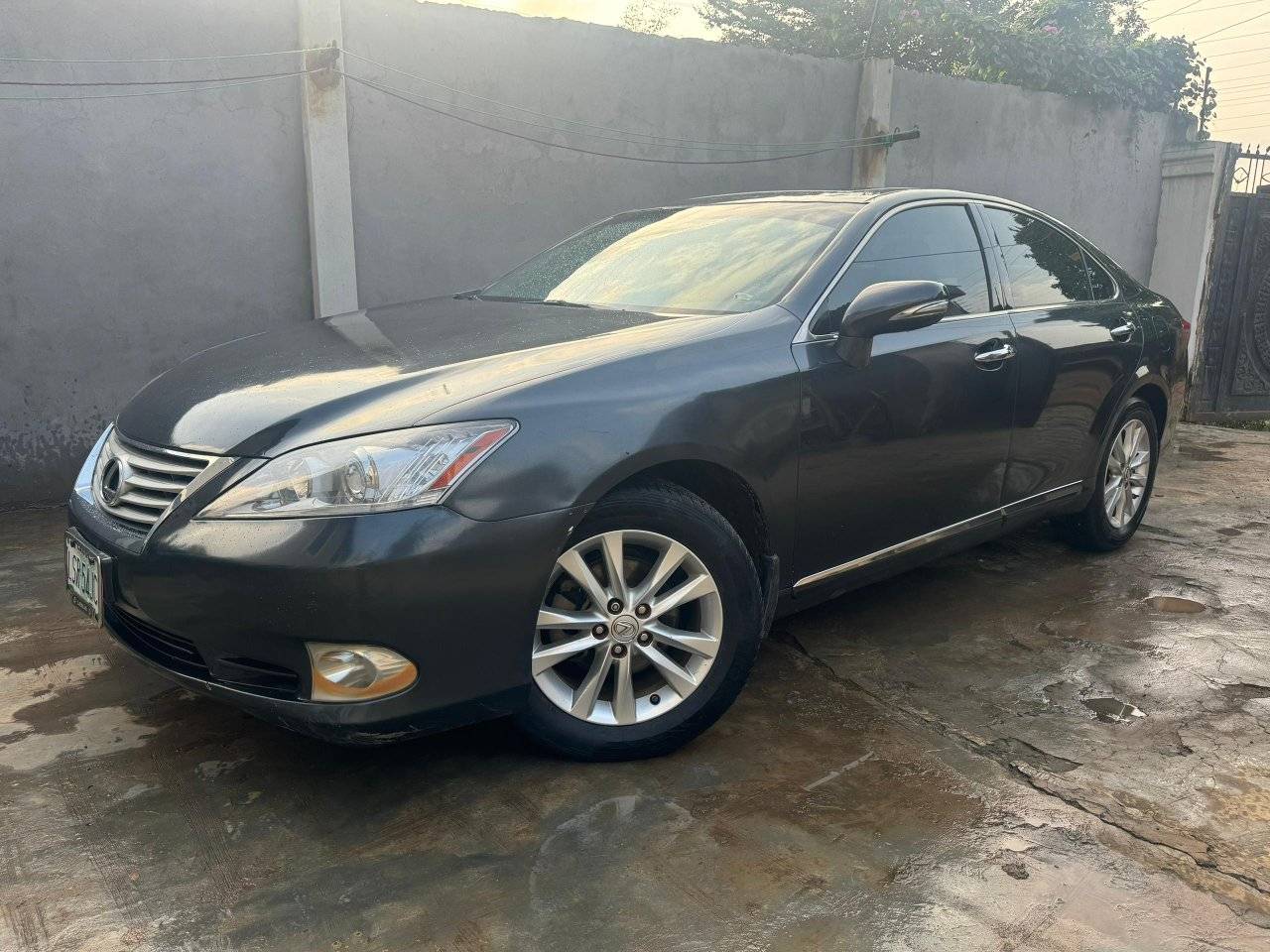 A picture of Lexus ES 350
