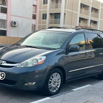 A picture of Toyota Sienna Limited AWD V6 Model 2009 Usa Spse Good