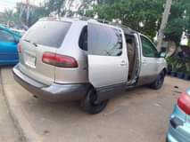 A picture of 2002 TOYOTA Sienna