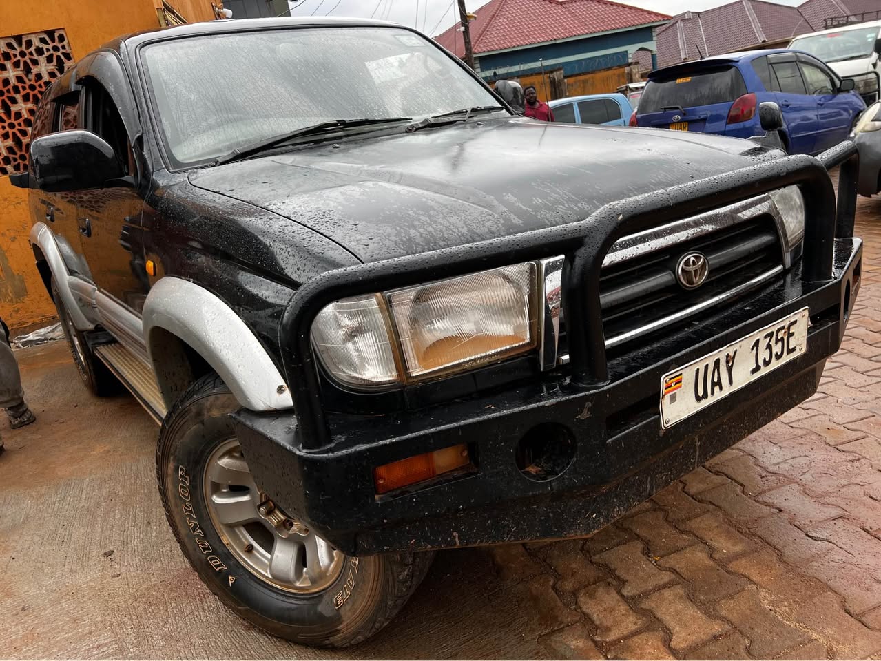A picture of HILUX SURF 14m 0759317866