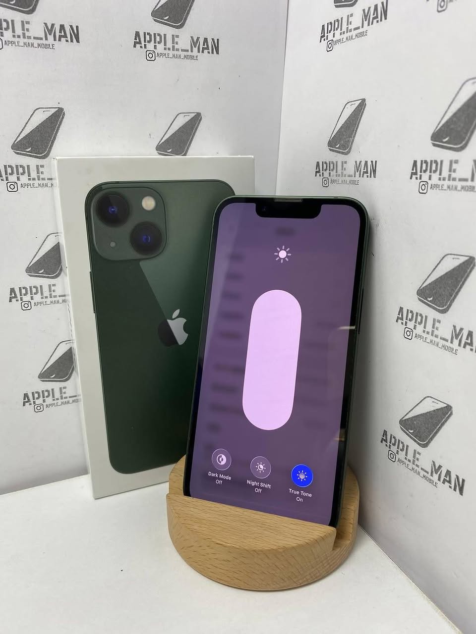 A picture of IPhone 13
