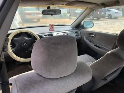 A picture of 2002 HONDA ACCORD