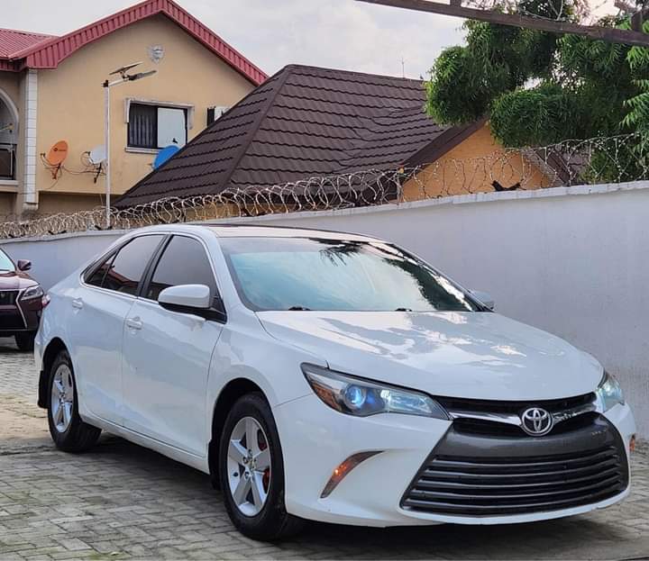 A picture of Entry 2015 Toyota Camry