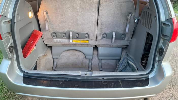 A picture of Toyota Sienna 2008 2009 Model Luxury Edition Untempered Engine Gear