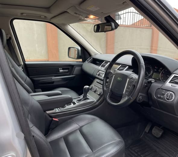 A picture of Range rover sport