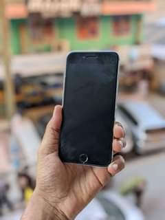 A picture of Iphone 6 plus 64GB