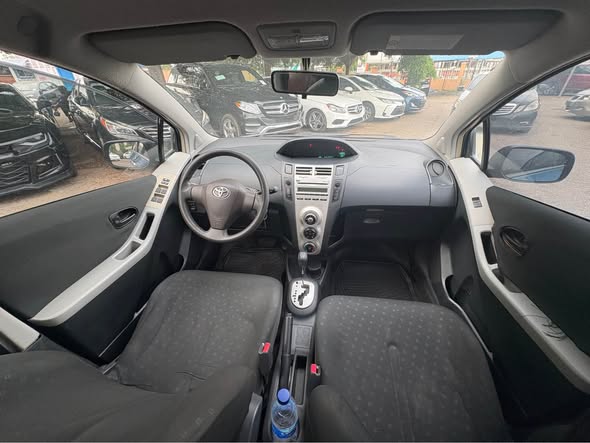 A picture of TOYOTA YARIS Foreign used 2007 Hatchback Original duty 7 5M