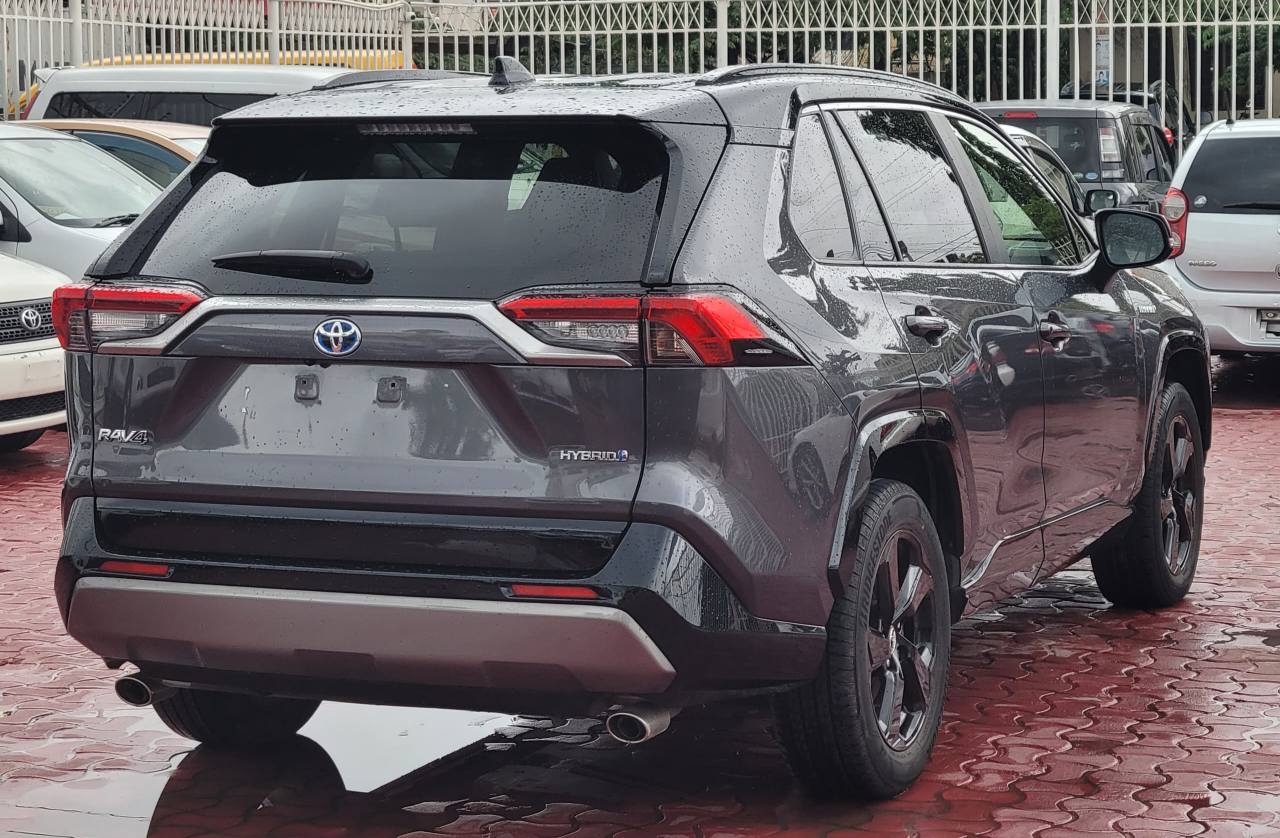 A picture of TOYOTA RAV4 HYBRID