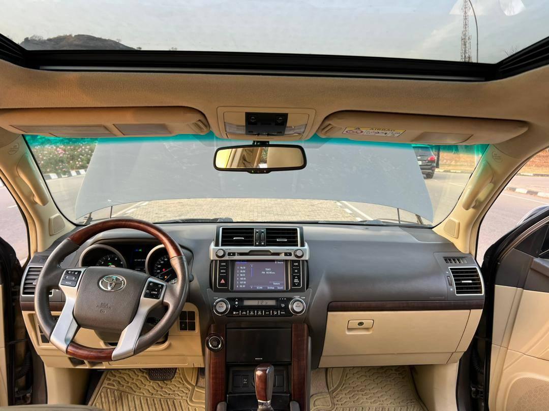 A picture of Toyota land cruiser Prado
