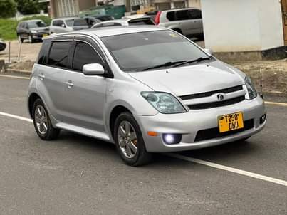 A picture of Toyota Ist price 12.5M