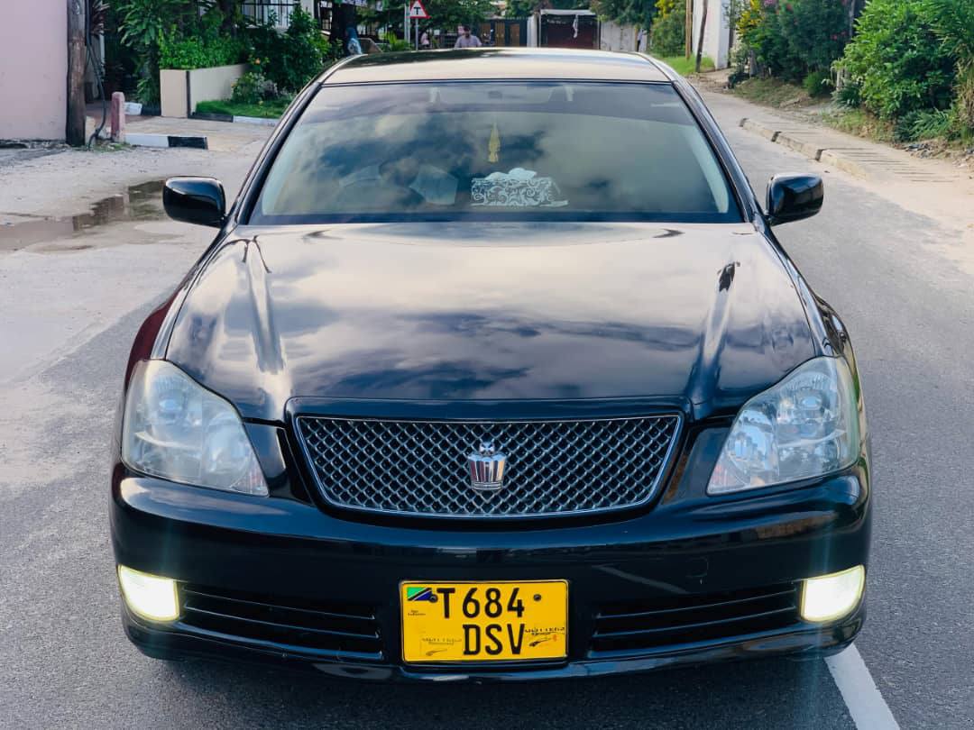 A picture of TOYOTA CROWN ATHLETE DSV