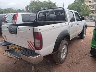 A picture of NISSAN HARDBODY KALI SANA INAUZWA