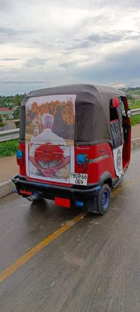 A picture of 2022 tvs king bajaj bajaj tvs king