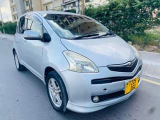 A picture of TOYOTA RACTIS