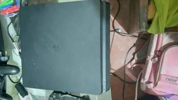 A picture of USED SONY PLAYSTATION 4 SLIM STORAGE GB 500 IKO NA