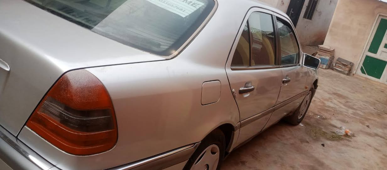 A picture of Benz c class