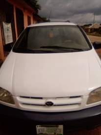 A picture of 2002 Toyota Sienna