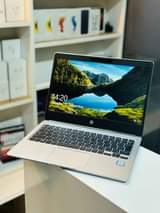 A picture of HP ELITEBOOK FOLIO G1 INTEL CORE m5 RAM 8GB DDR4