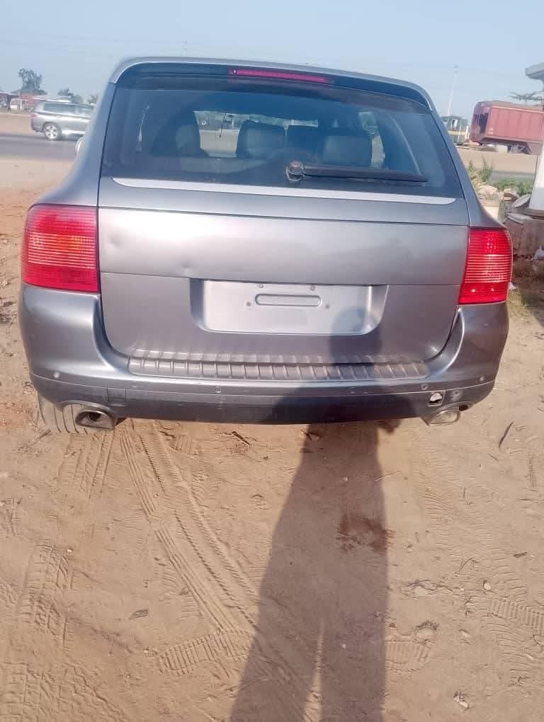 A picture of 08165716487. 09157388274. Porsche cayenne 08