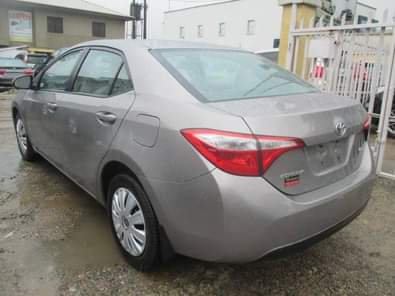 A picture of TOKUNBO Toyota corolla 2013 for sale Fabric interior Alloy wheels