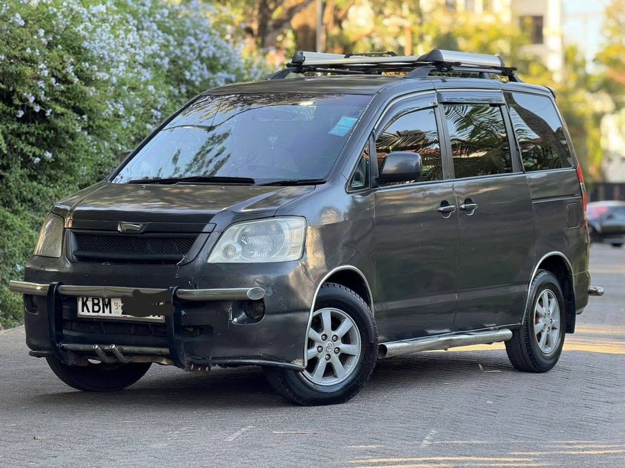 used toyota noah