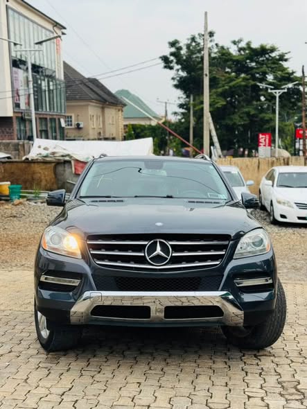A picture of 2013 MERCEDES BENZ ML350 4MATIC DIRECT BELGIUM KEYLESS ENTRY MOON