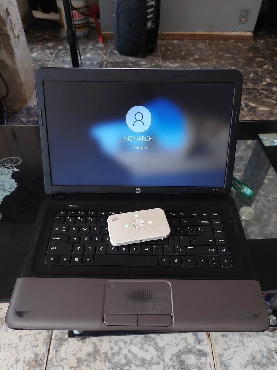 A picture of Clean Hp 255 G2 4Gb ram 500Gb rom read description