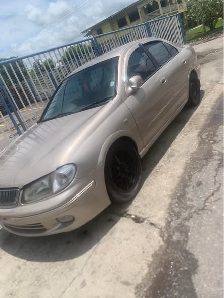 nissan almera