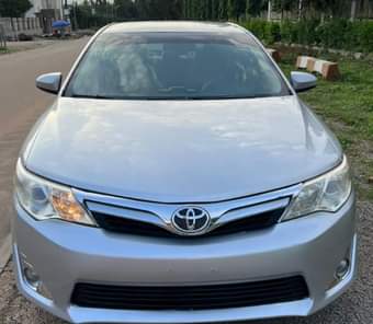 A picture of Super sharp 2013 Toyota Camry with untampered engine and gear