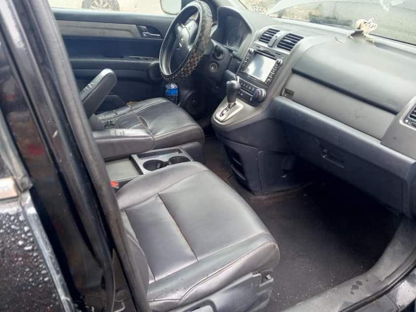 A picture of 012 Honda CRV