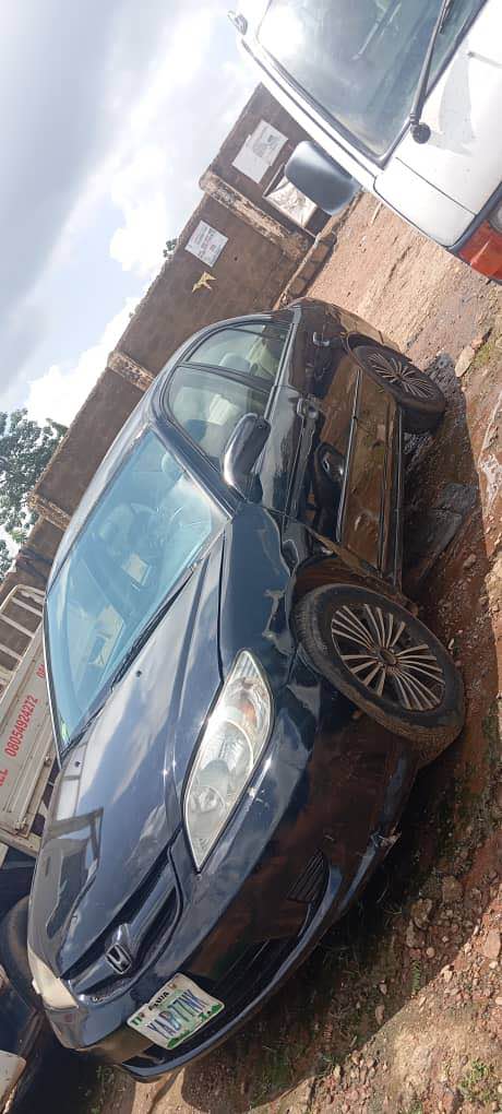 A picture of 2005 HONDA CIVIC USED