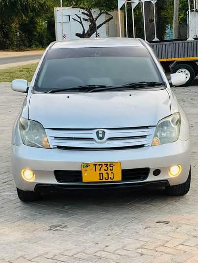 A picture of Toyota ist cc1290