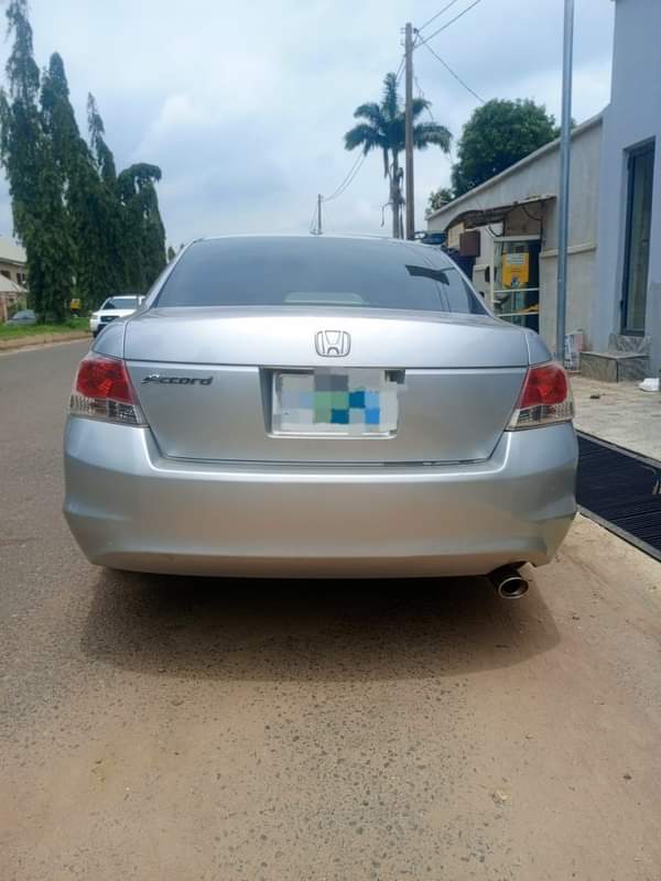 A picture of Honda Accord 2009 model First body Untempered Engine and Gear
