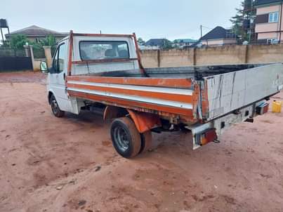 A picture of FORD TRANIST PICK UP DISEL ENGINE 7 METERS EVERYTHING IS