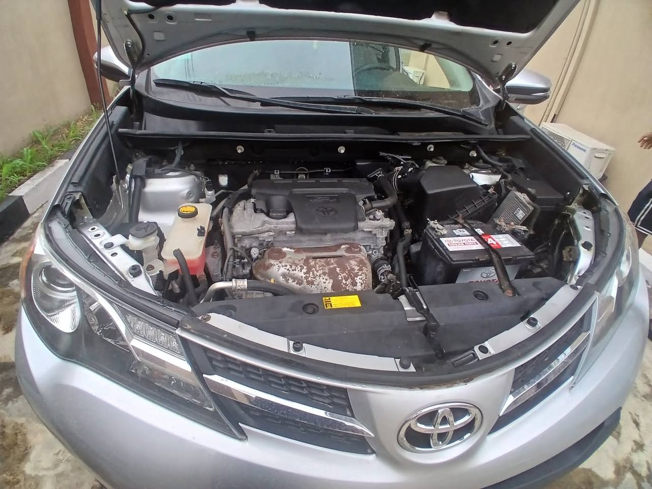 A picture of TOYOTA RAV TOKS 2013 XLE