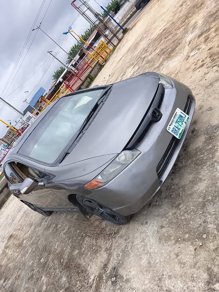 A picture of Registered Honda Civic untempered engine and gear Call Whatsapp 08145342019