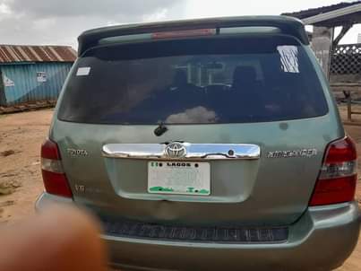 A picture of Toyota Highlander 2005 model