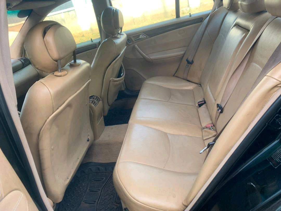 A picture of Benz C230 2005