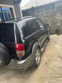 A picture of Toyota Rav4 in perfect working condition silent engine perfect gear