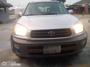 A picture of 2005 Toyota RAV4 Engine and Gear AC Chilling Body very