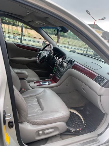 A picture of Lexus es300 2002